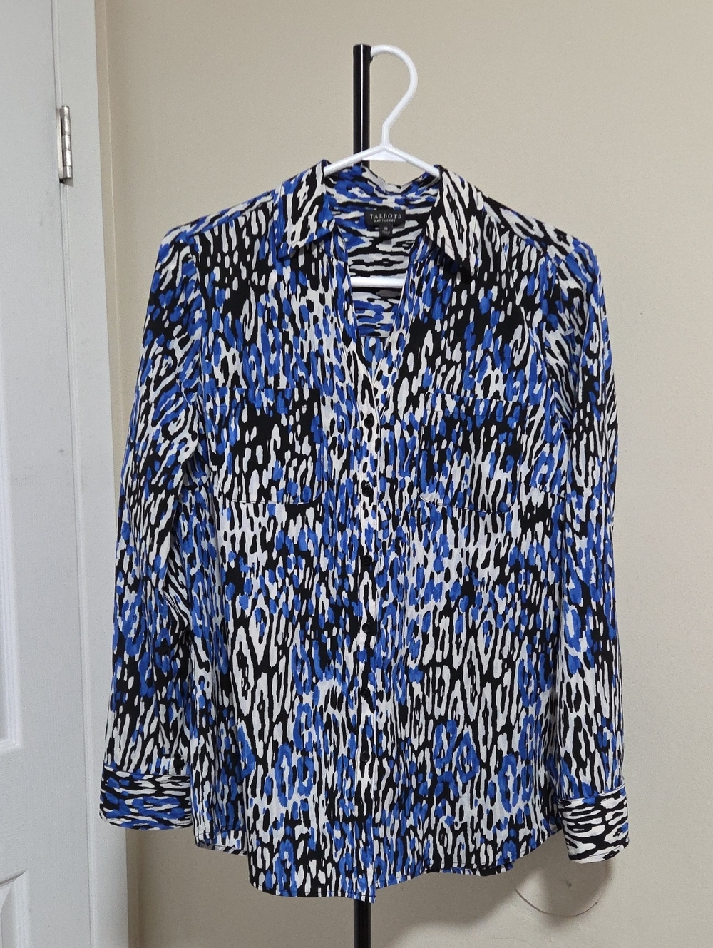 Talbots Blue, Black & White Abstract Print Button-Front Shirt